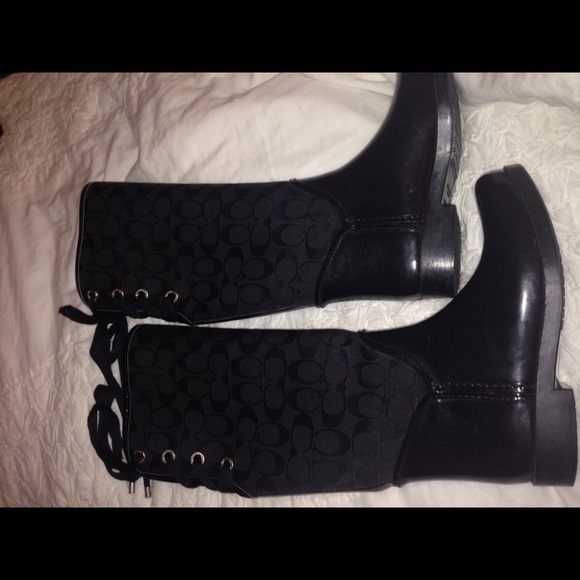 - COACH RAIN BOOTS - Picture 3 of 3